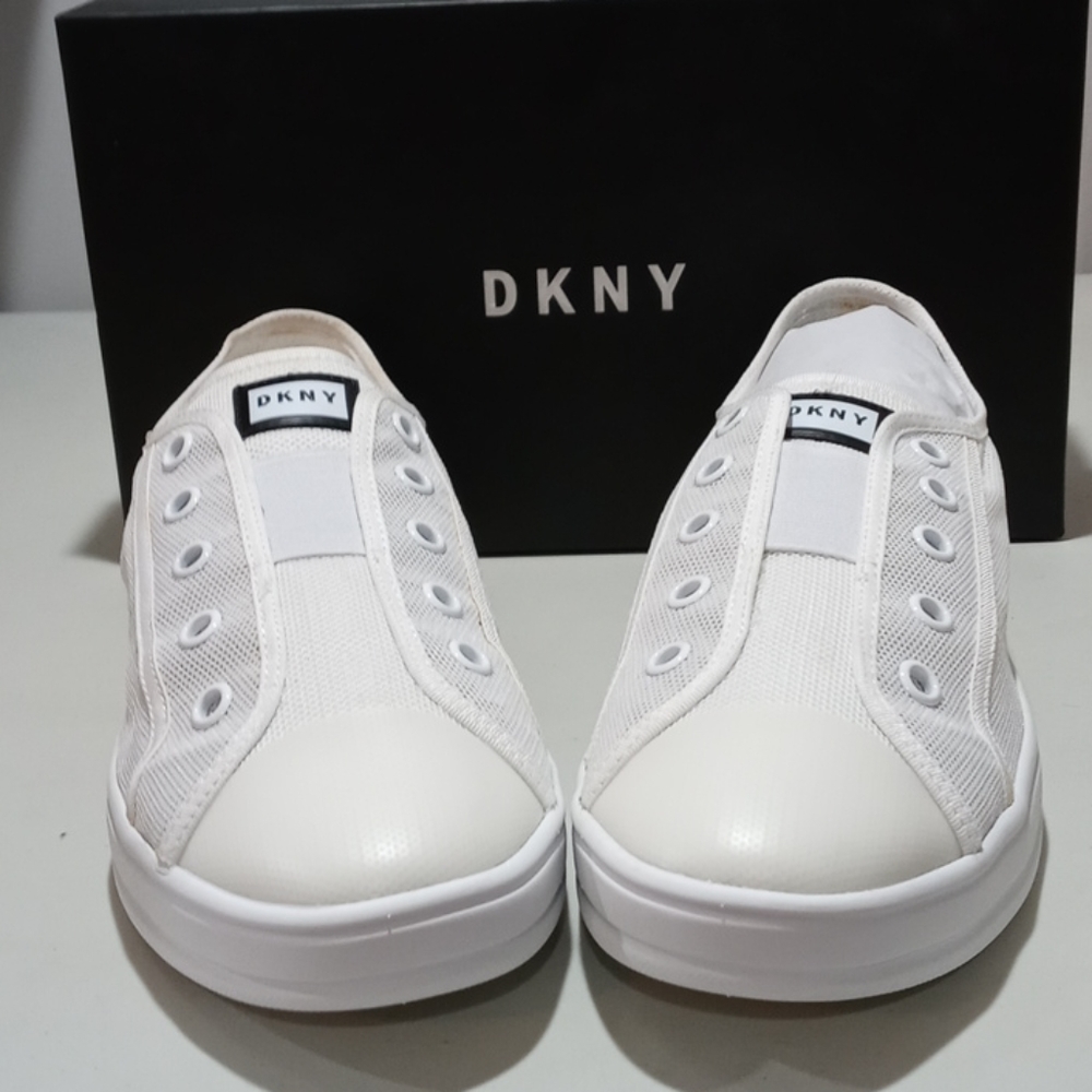 NIB. DKNY Sneakers